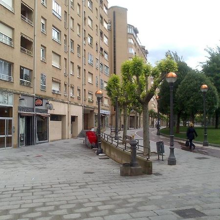 לוגרוניו Pension Parque Del Ebro (Adults Only) מראה חיצוני תמונה