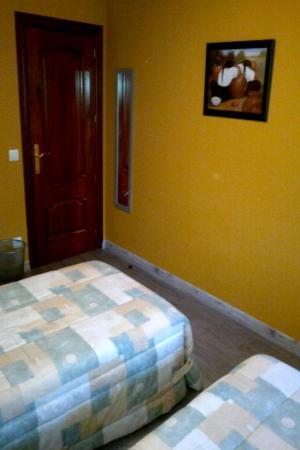 לוגרוניו Pension Parque Del Ebro (Adults Only) מראה חיצוני תמונה