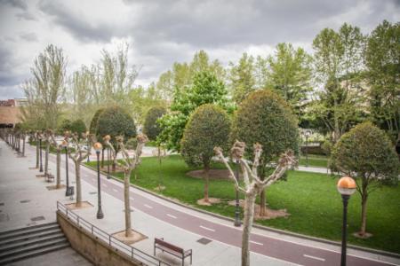 לוגרוניו Pension Parque Del Ebro (Adults Only) מראה חיצוני תמונה